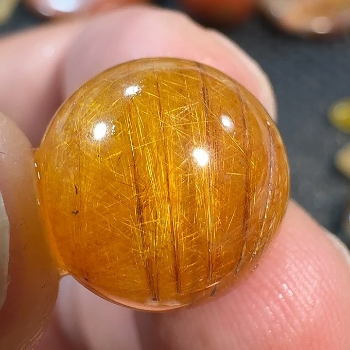 张***翀未镶嵌颈饰水晶你