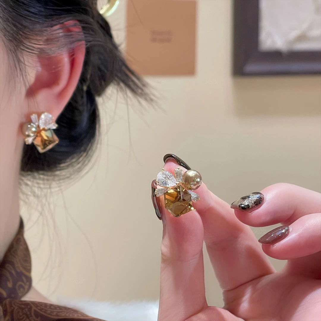 【沁汝饰品】 F593茶色方糖珠珠水滴拼接耳钉简约气质高级百搭小