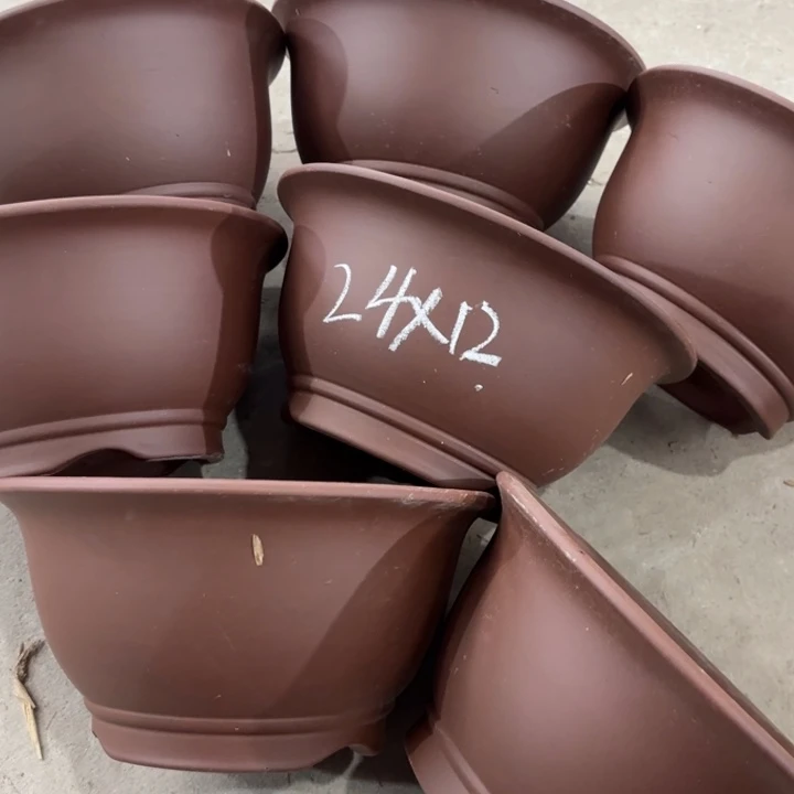 紫砂花盆100-7。            24-12