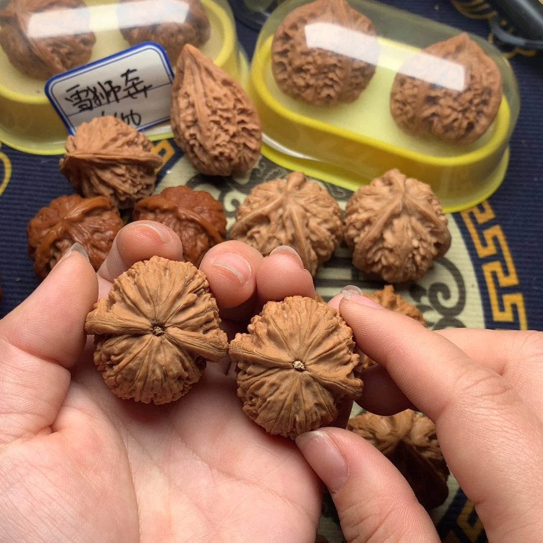 文玩核桃吊坠35蛟龙