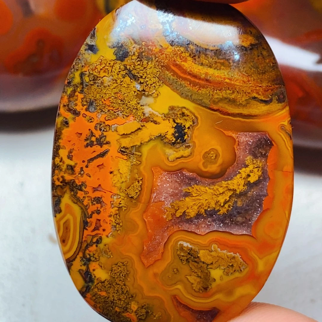 国***和玛瑙/玉髓未镶嵌颈饰