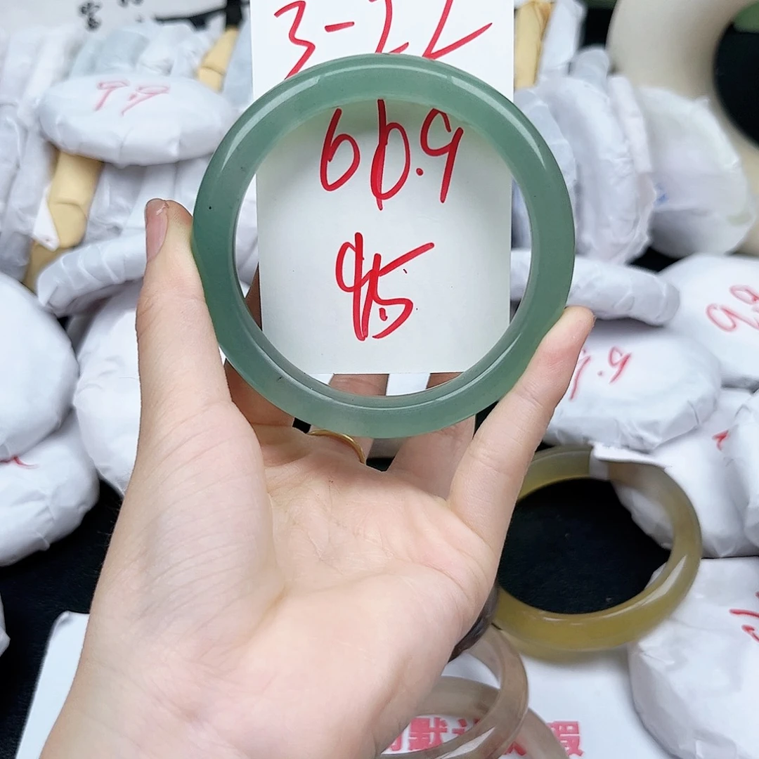 石英质玉未镶嵌手镯3.22