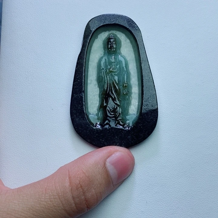 颈饰未镶嵌翡翠人物