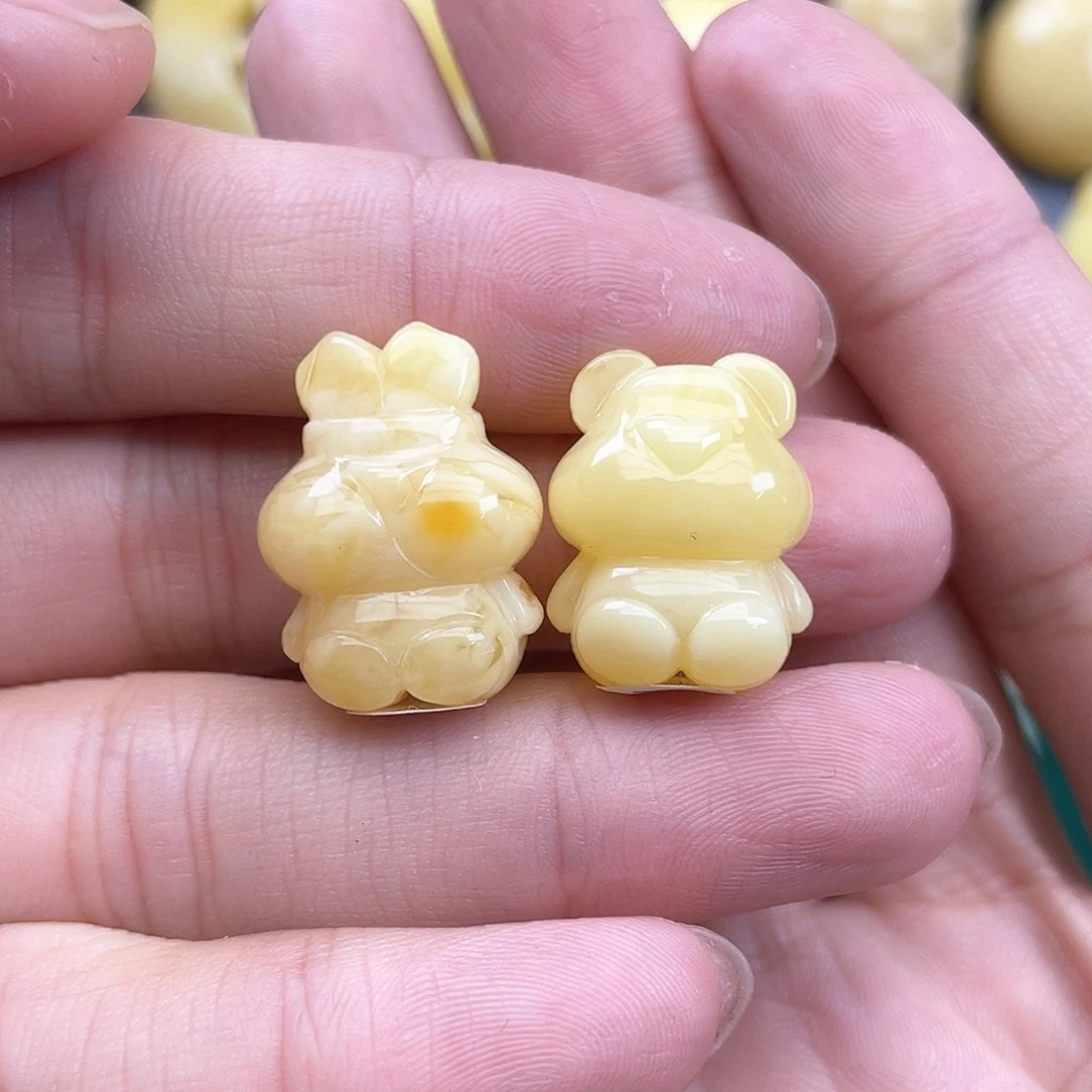 琥珀裸石未镶嵌蜜蜡