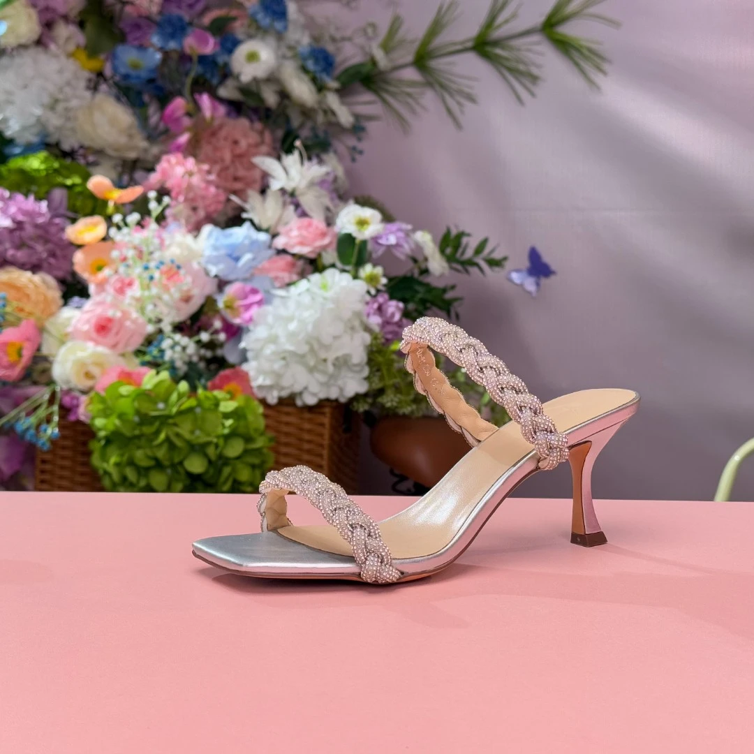 钟意宠粉-N103银色百搭凉鞋22B200B-02-91