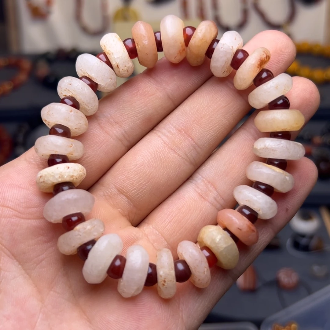 石英质玉颈饰合金