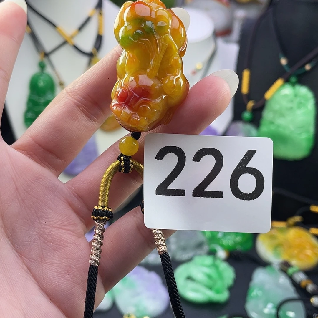 吊坠(赠链)未镶嵌翡翠