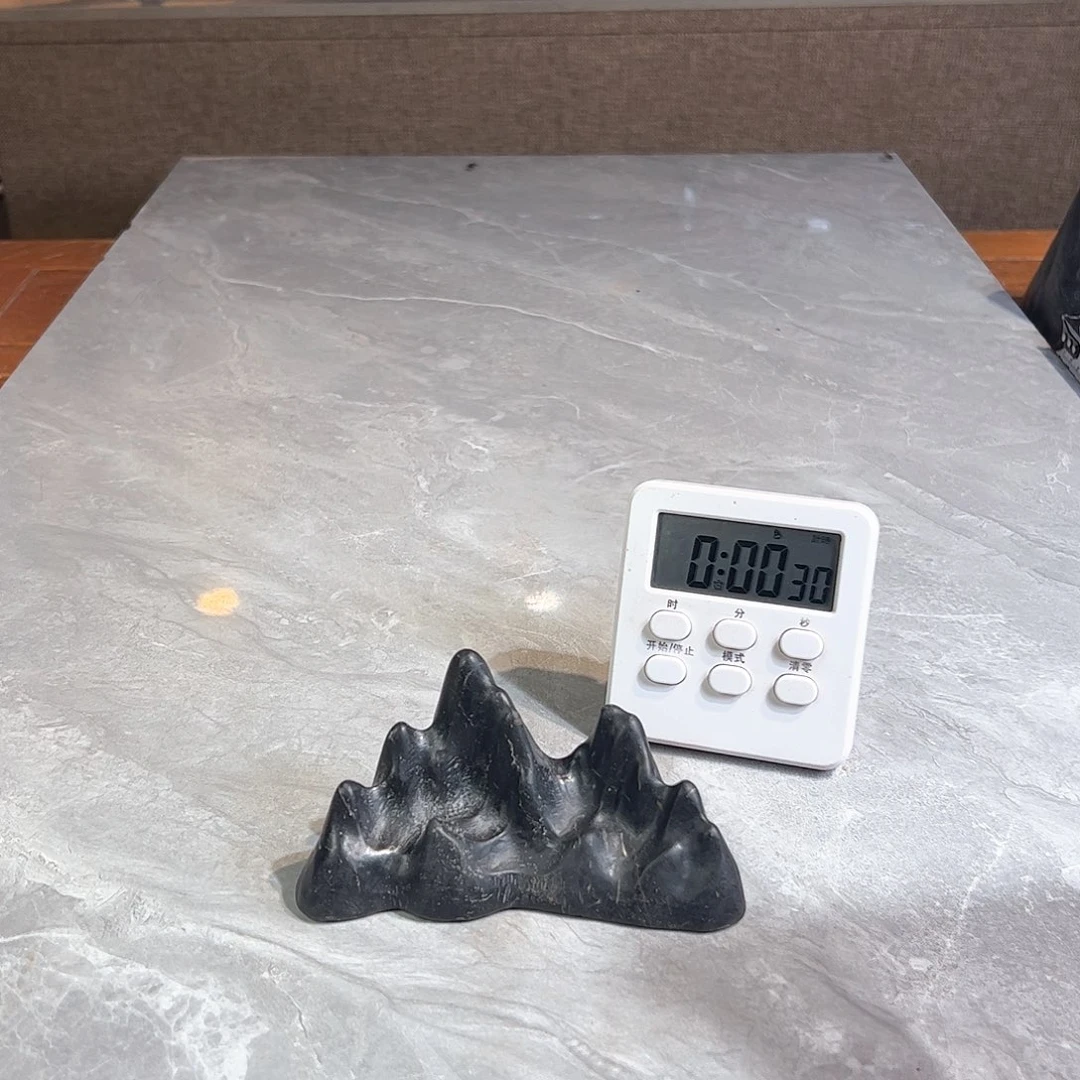 钱***虎灵璧奇石博览会摆件