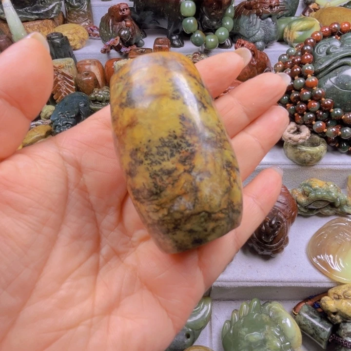 岫岩河磨玉（透闪石质玉）把件未镶嵌哆**梦