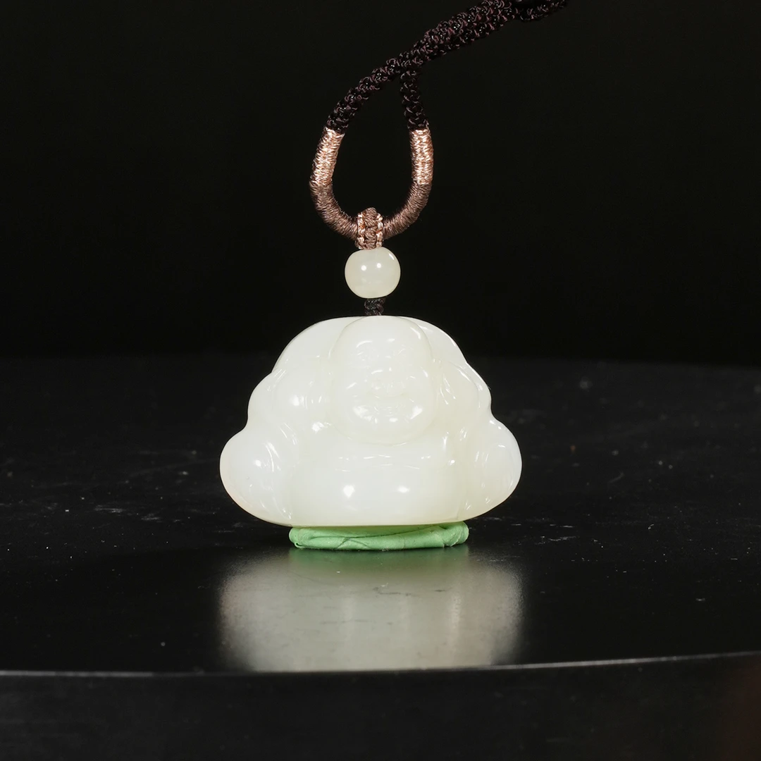 lot21和田玉笑佛挂件/保利拍卖