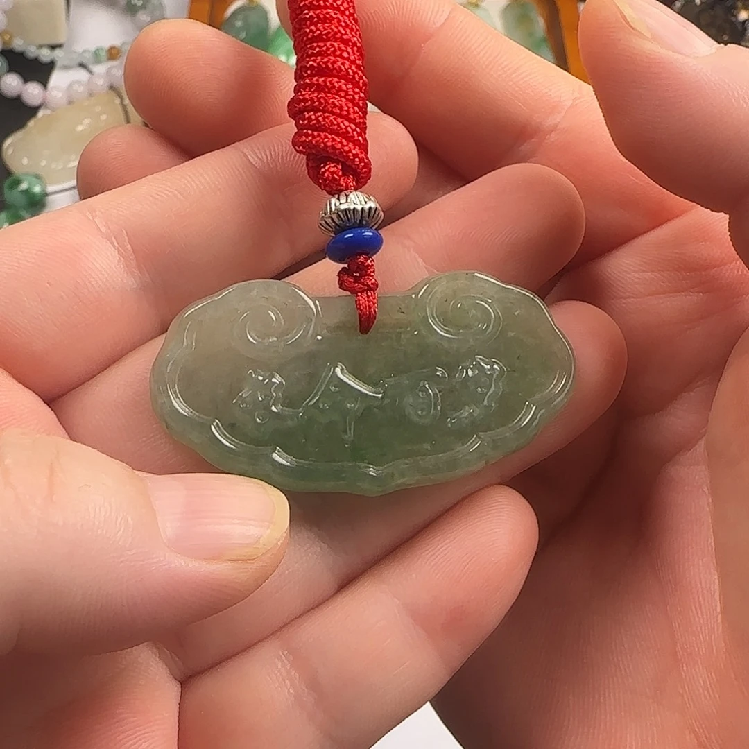 翡翠未镶嵌颈饰锁