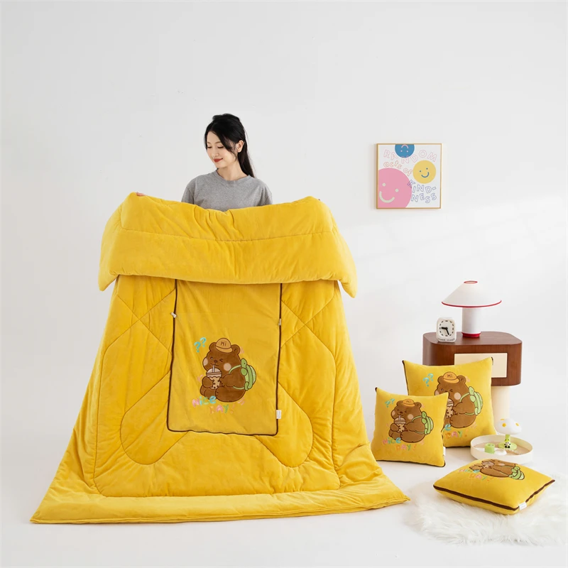 加厚双面多功能二合一秋冬抱枕被子两用2025年新款爆款毯子靠垫被