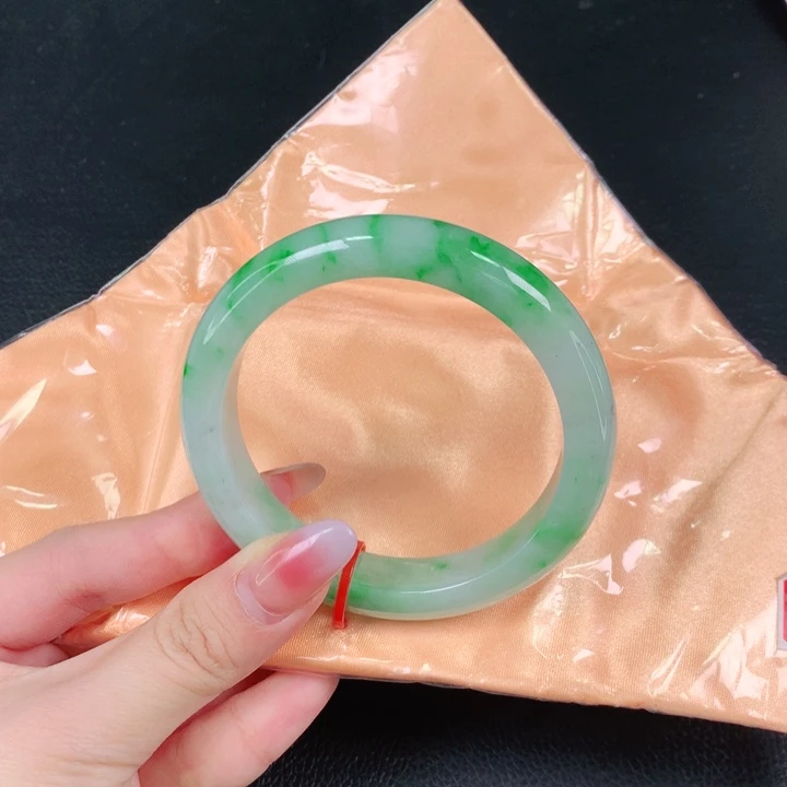 翡翠手镯未镶嵌天然翡翠手镯04