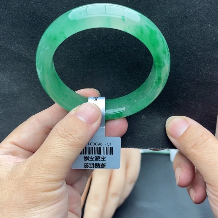 石英质玉未镶嵌手镯55/56