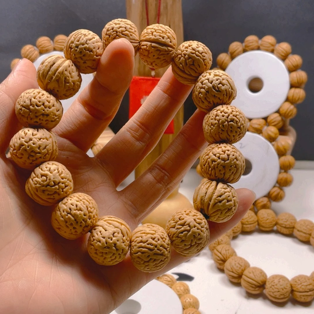 王***跑桃核手串桃核手串