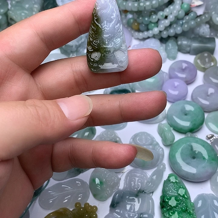 颈饰未镶嵌翡翠天然翡翠