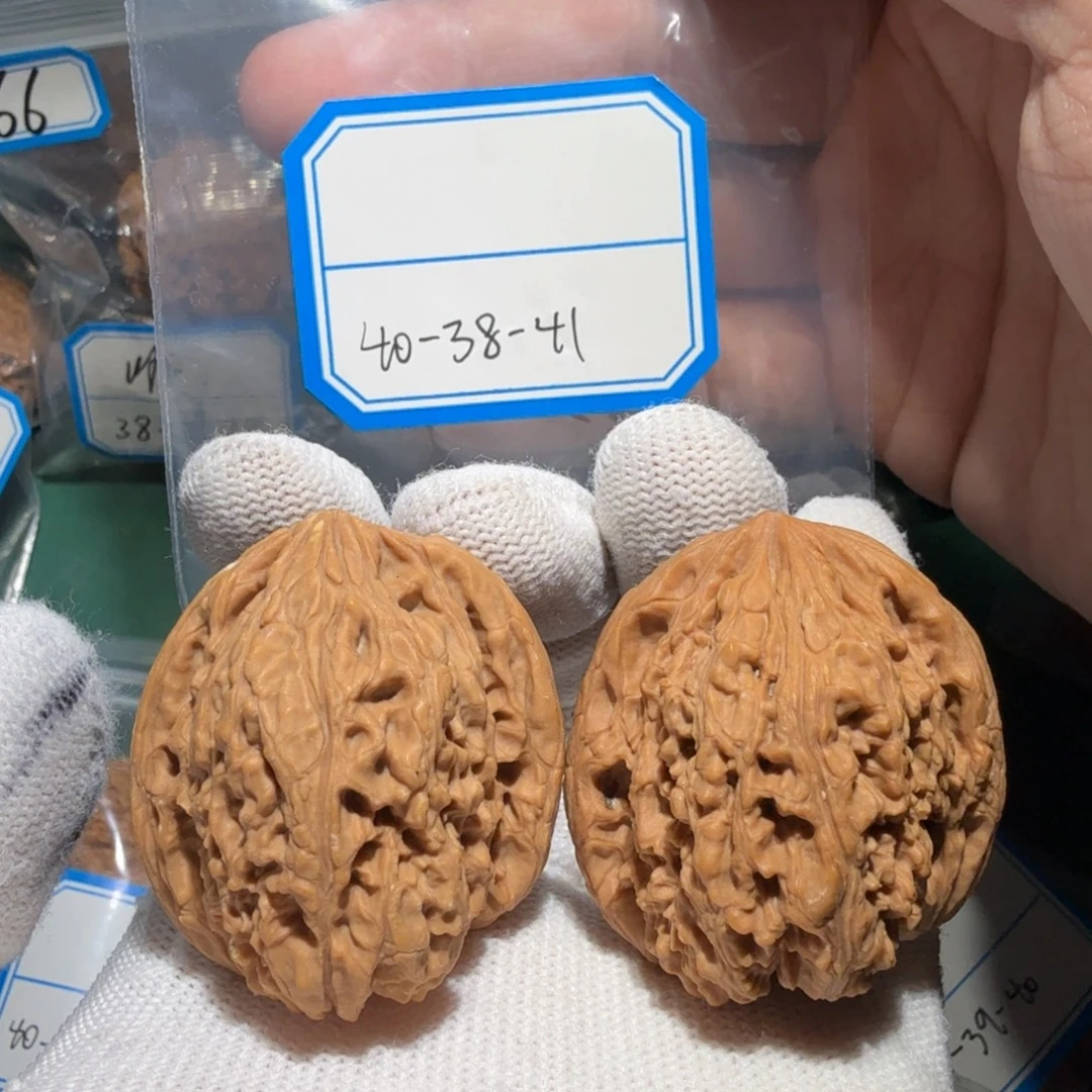 文玩核桃吊坠南疆70