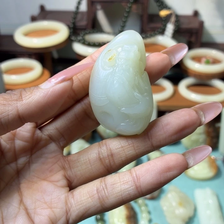 和田玉未镶嵌颈饰