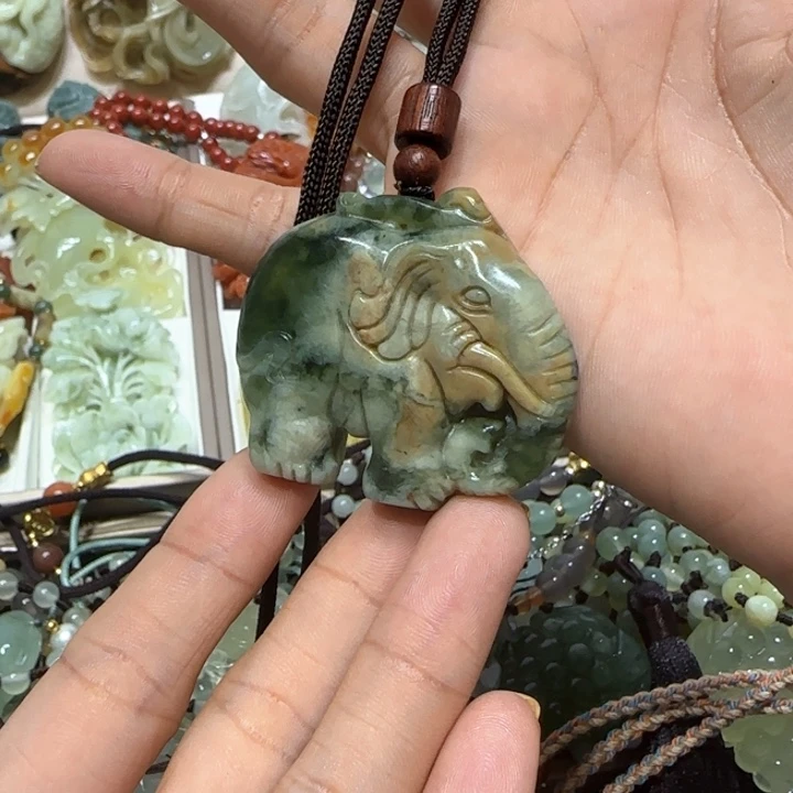 蛇纹石玉未镶嵌吊坠