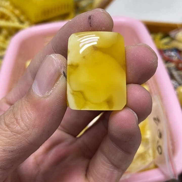裸石蜜蜡未镶嵌吊坠