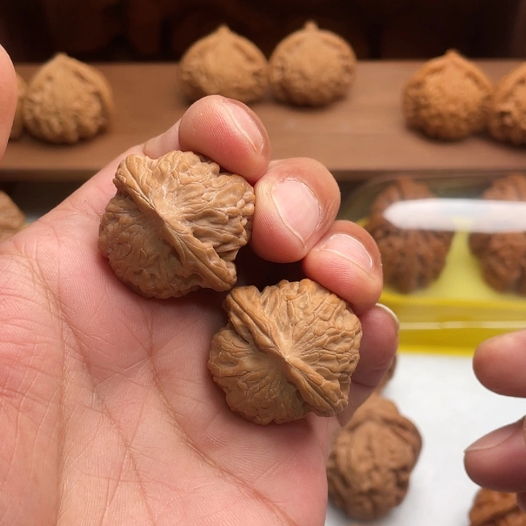 由***酱吊坠文玩核桃金蝉