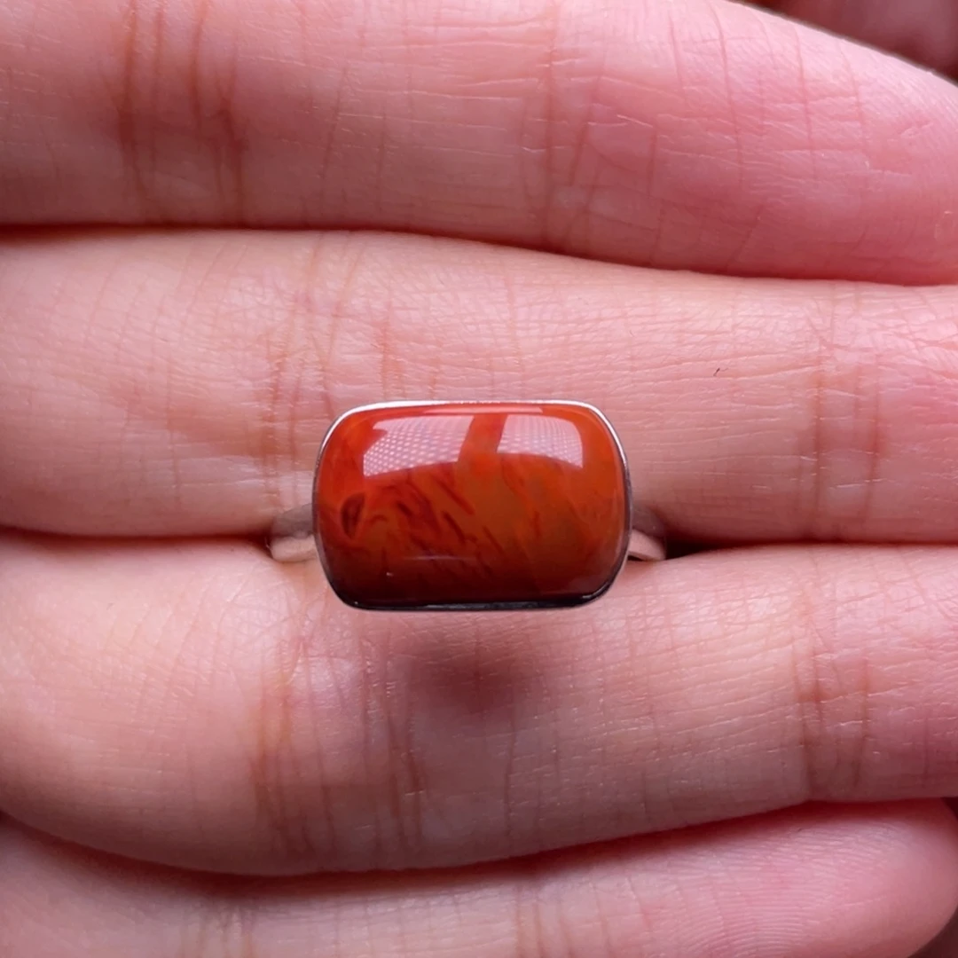 南红玛瑙银S925镶嵌珠宝奇石马鞍戒