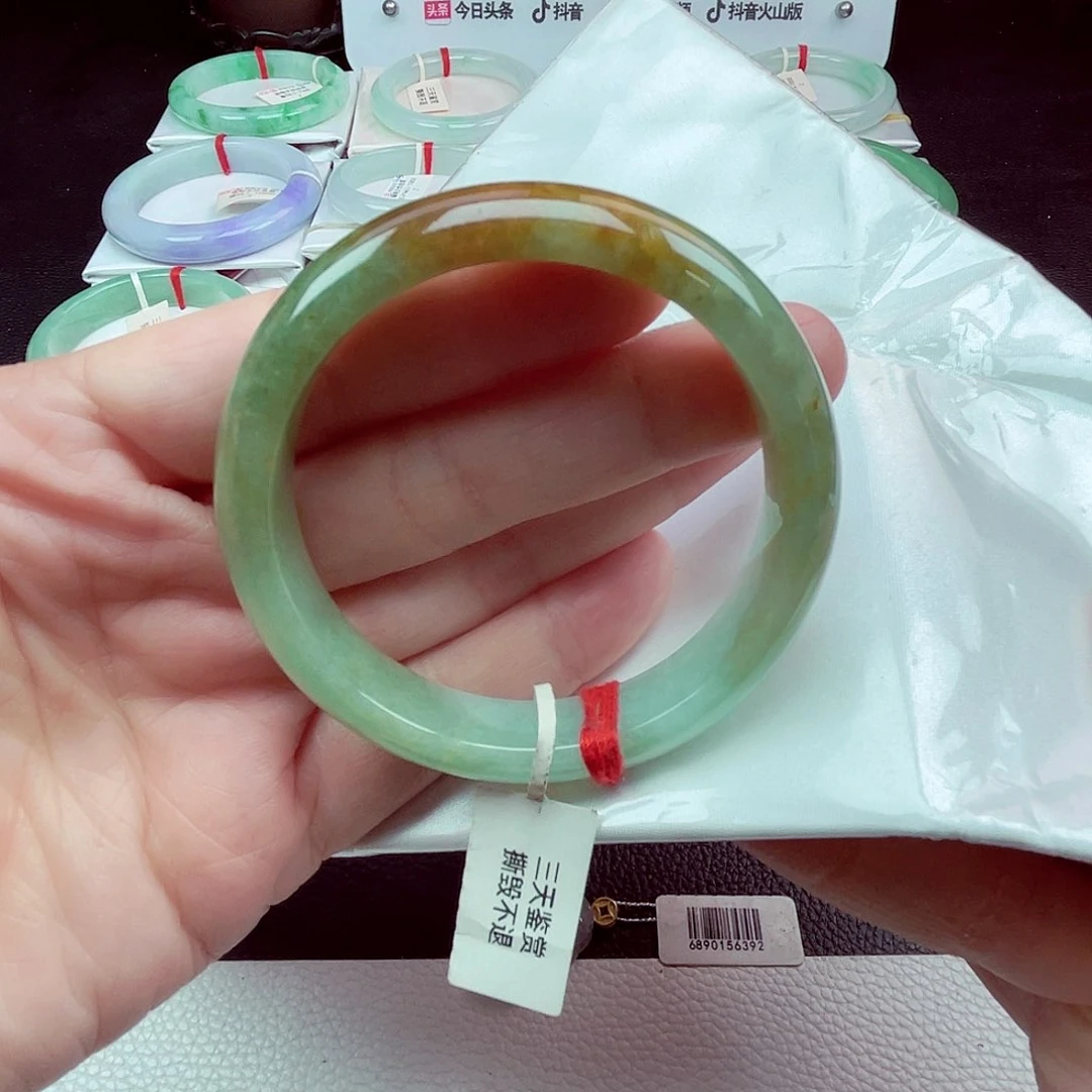 翡翠手镯未镶嵌爱*.天然缅甸翡翠
