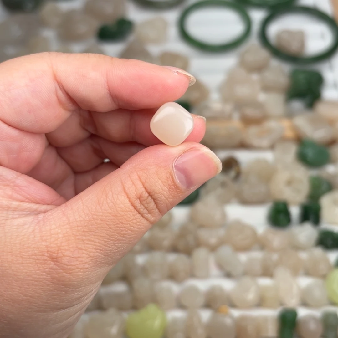 和田玉颈饰未镶嵌周*若