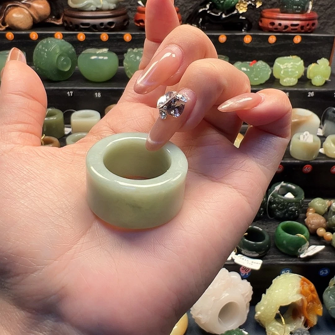 蛇纹石玉未镶嵌戒指内举21.6 不退换