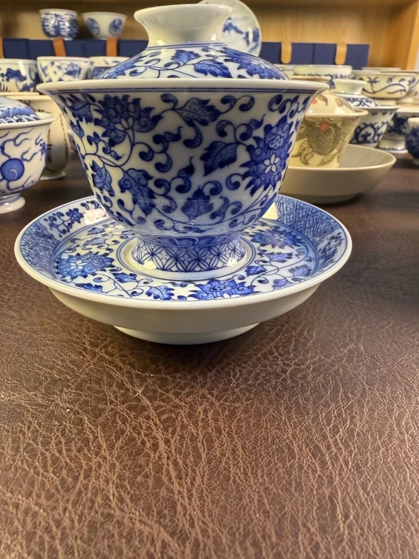 景德镇缠枝才才盖碗