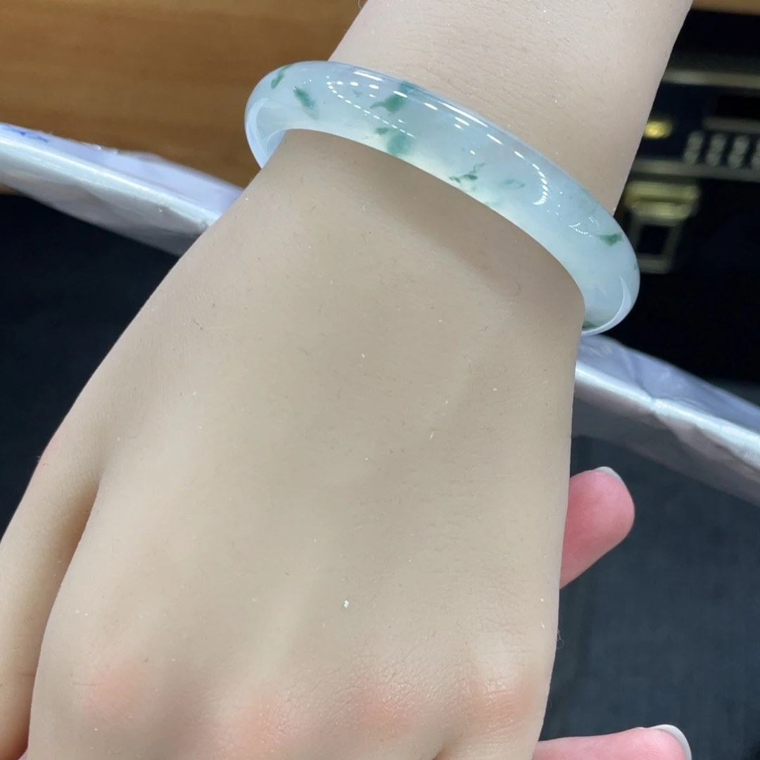 未镶嵌手镯翡翠卡53.7贵妃，高冰飘花