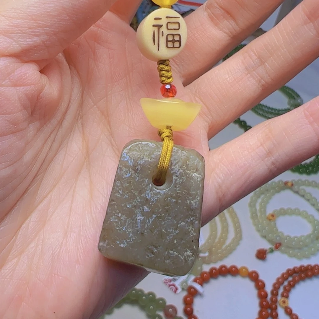 吊坠(不含链)未镶嵌和田玉（糖玉）