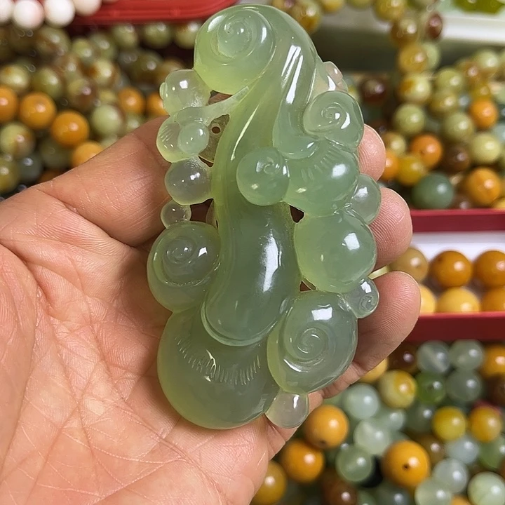 合金蛇纹石玉颈饰