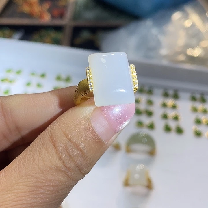 c***吖和田玉银S925镶嵌戒指