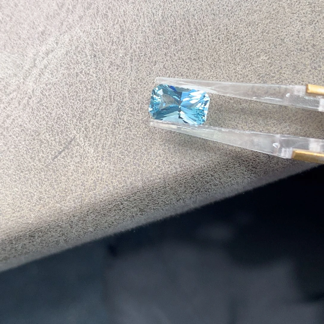 海蓝宝石裸石1.8克拉