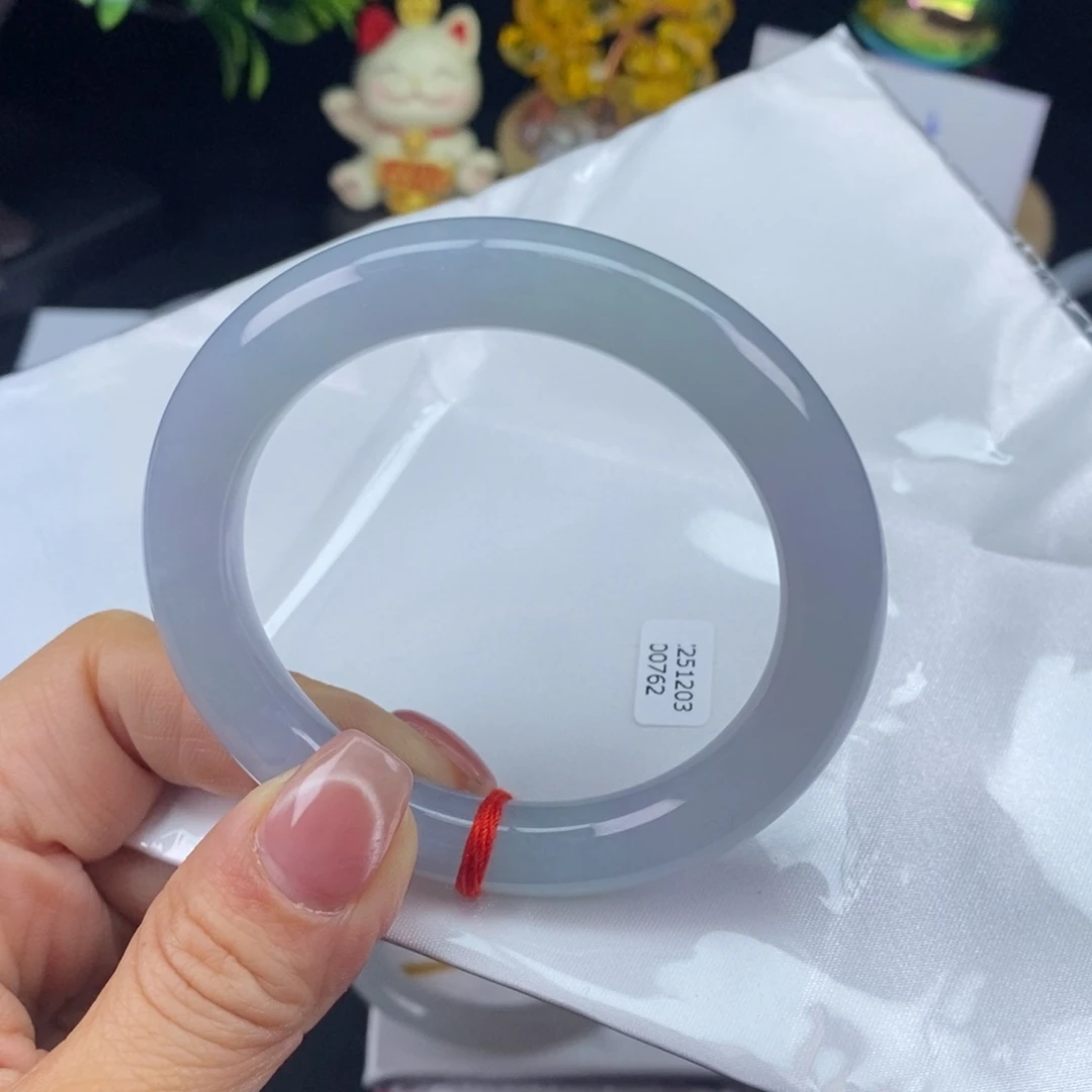 翡翠未镶嵌颈饰手镯