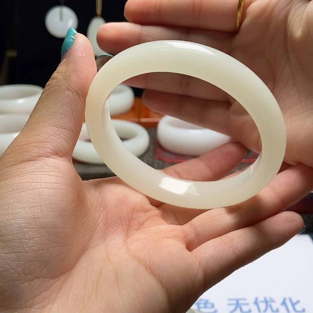 农***662圈口正圈手镯暖白色