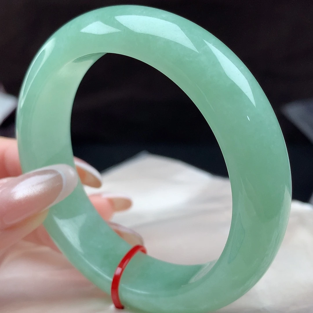 翡翠手镯未镶嵌96691，