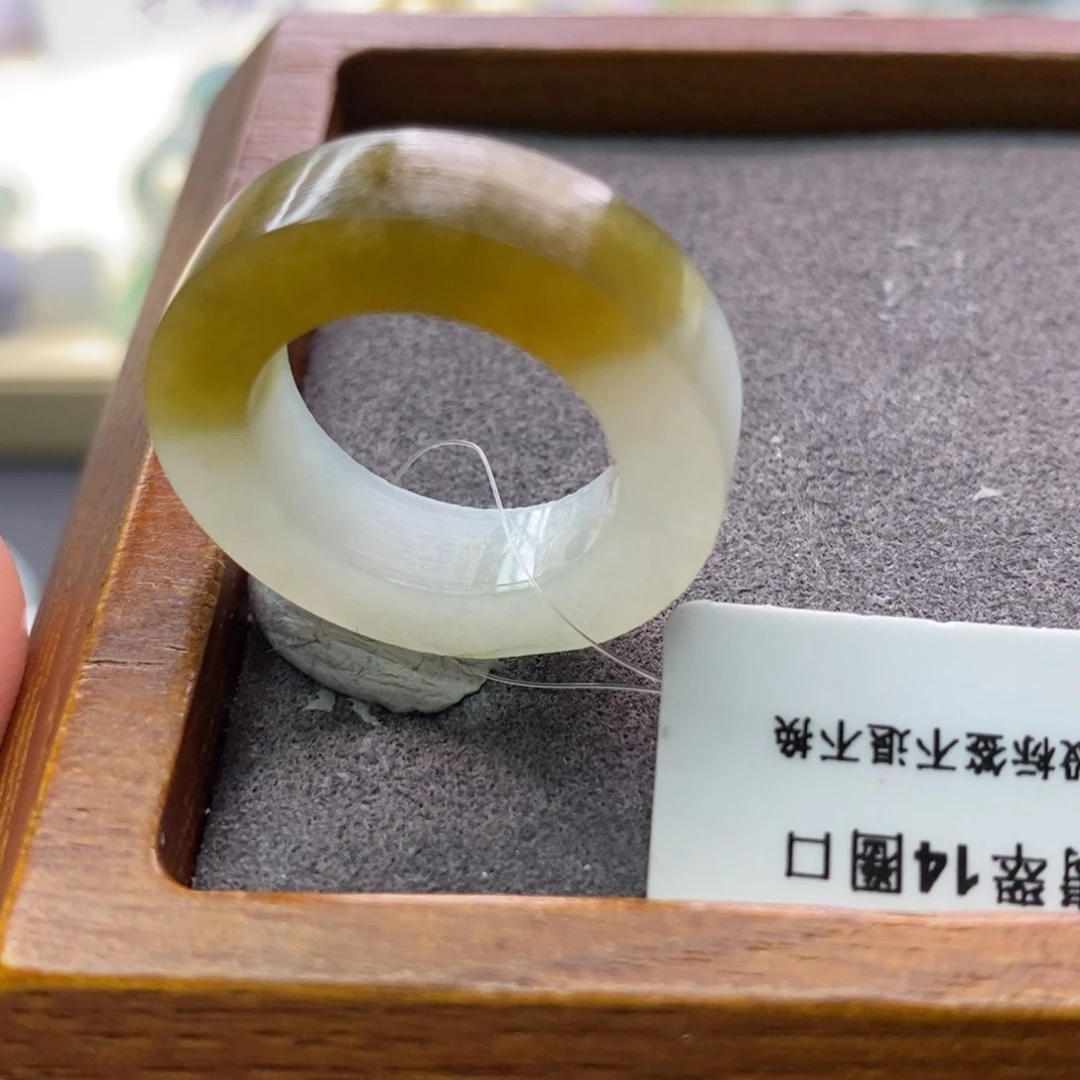 定制翡翠未镶嵌戒指