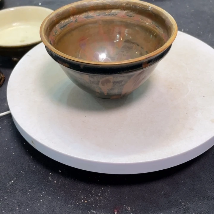 紫金釉的碗美丽漂亮天***！