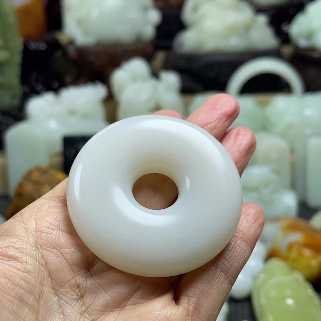 和田玉（糖玉）未镶嵌挂件