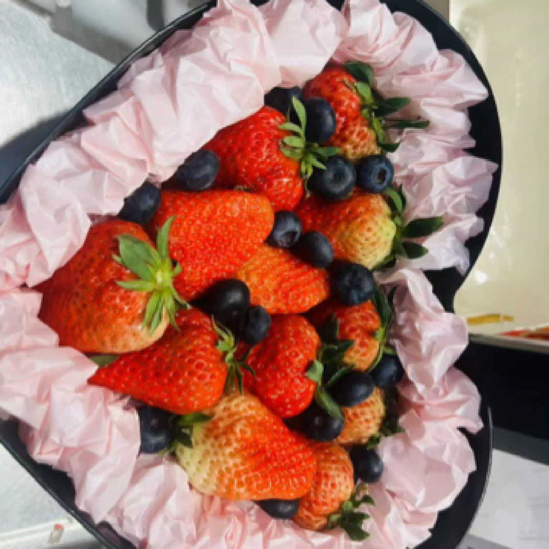 长久的陪伴爱心草莓礼盒