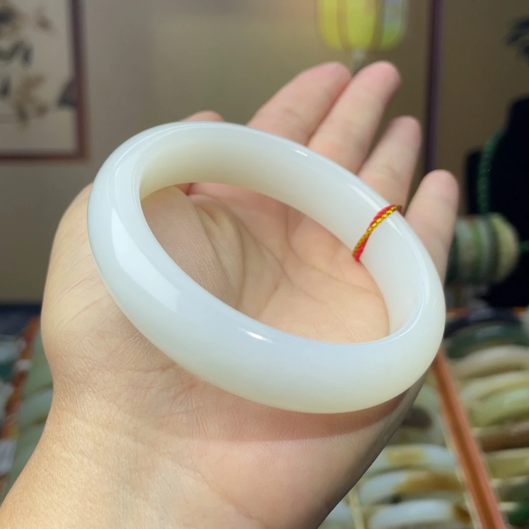 和田玉未镶嵌手镯