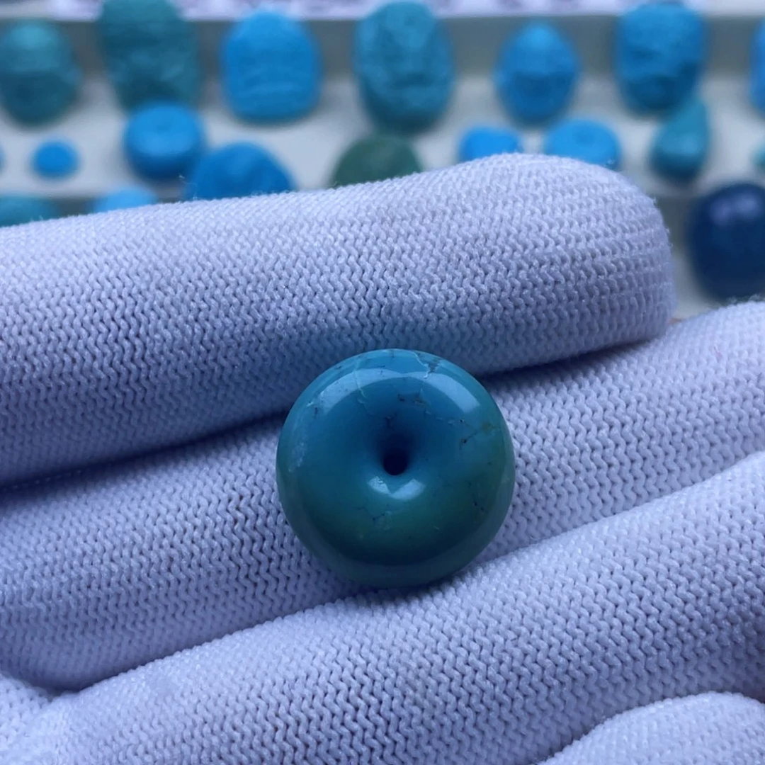 绿松石未镶嵌天然原矿绿松石雕件