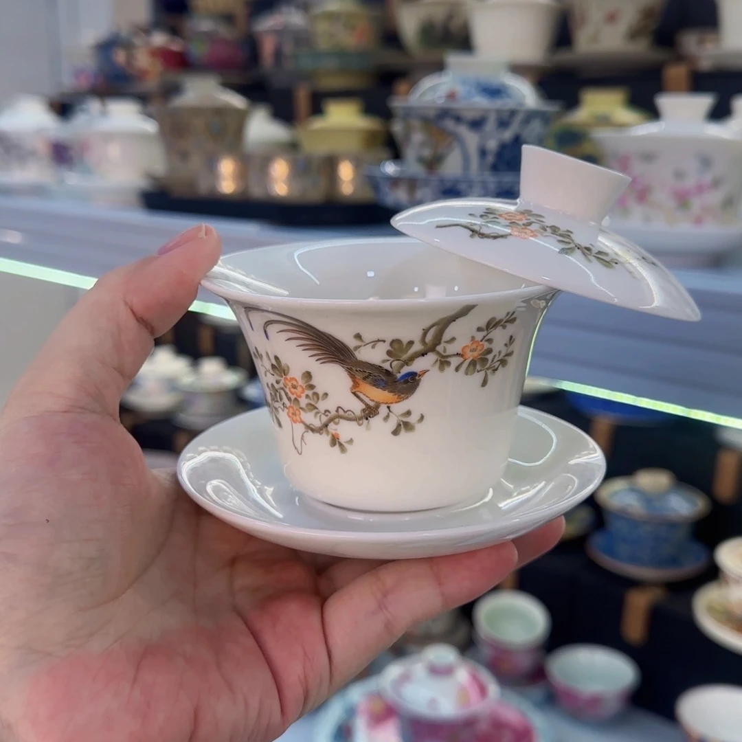 瓷片盖碗很精致很好看