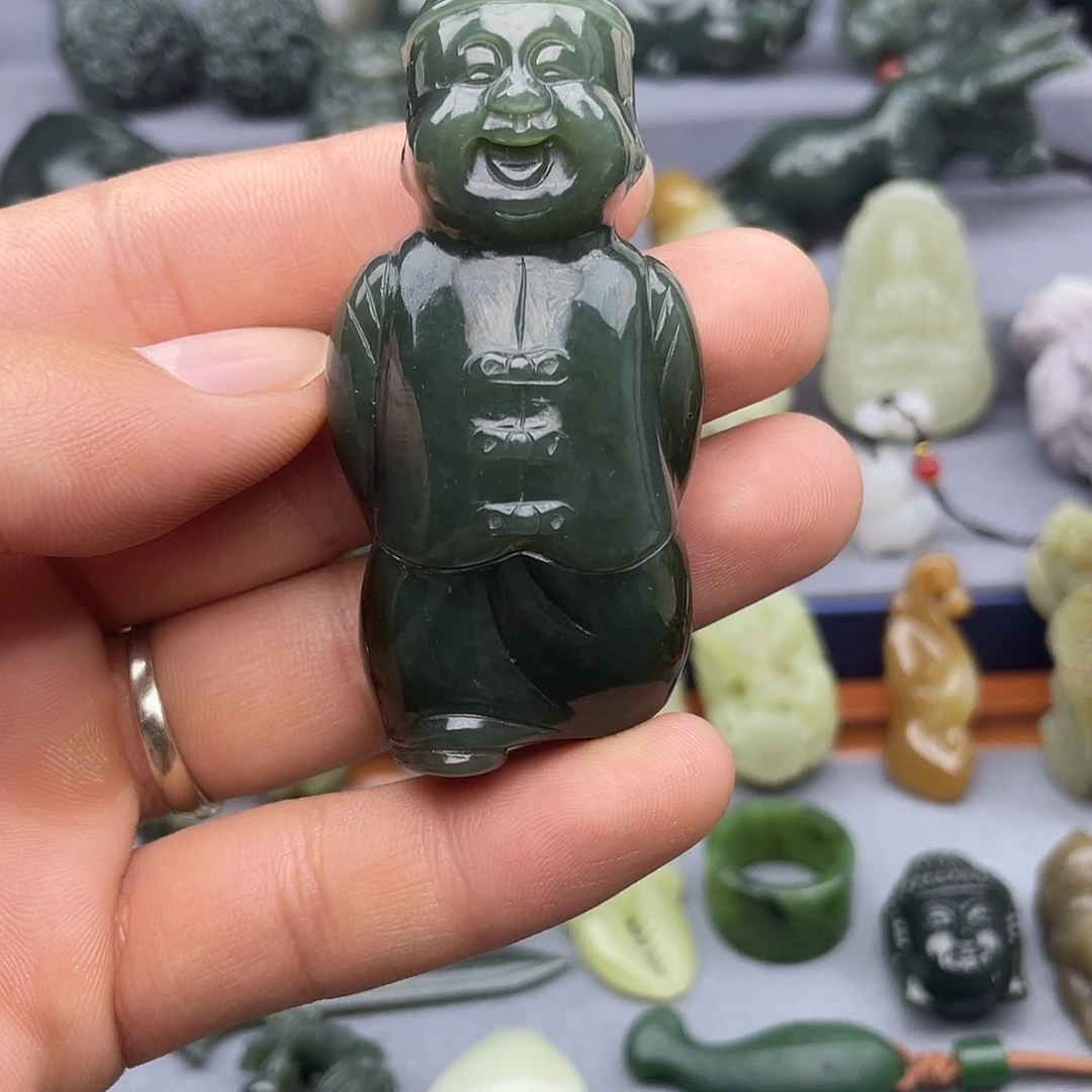 和田玉未镶嵌把件