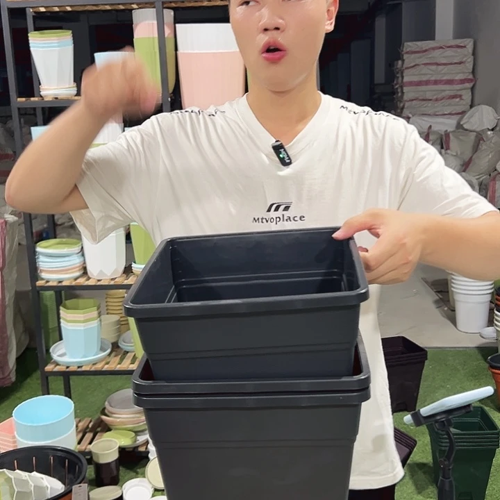 特价方形口26高28黑色带托3只