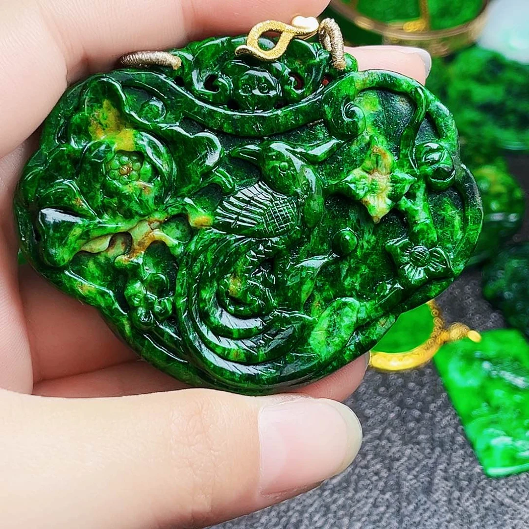 颈饰未镶嵌翡翠多样性