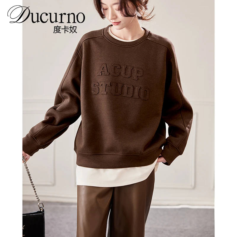 度卡奴圆领字母休闲短款卫衣2025春季韩版宽松运动风百搭上衣女装