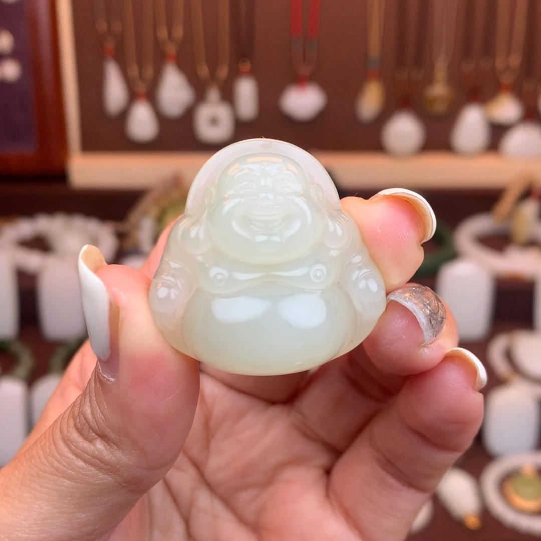 和田玉颈饰未镶嵌C****）